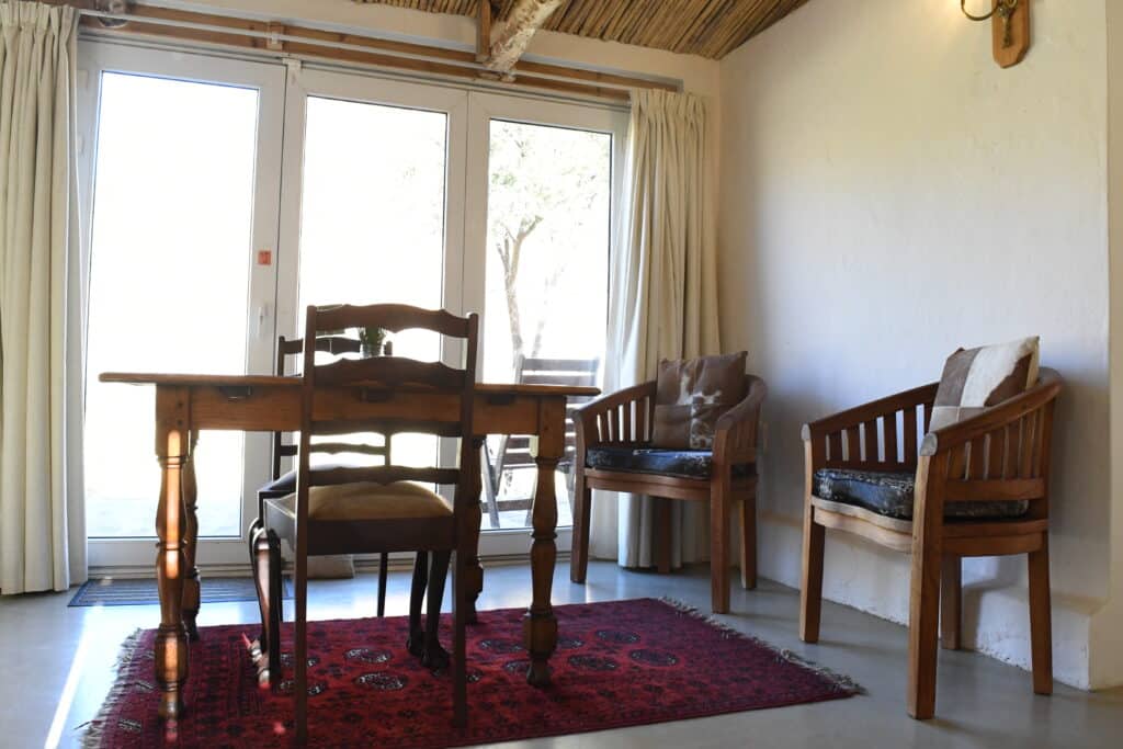 Lounge and dining area